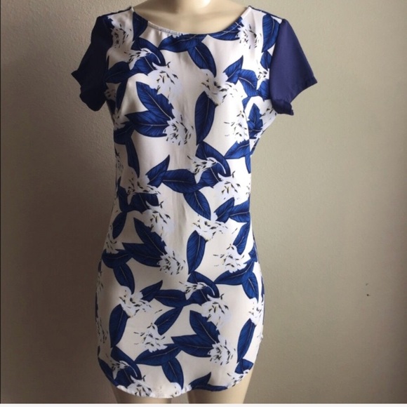 Tobi Dress Navy and Creme - Picture 4 of 5